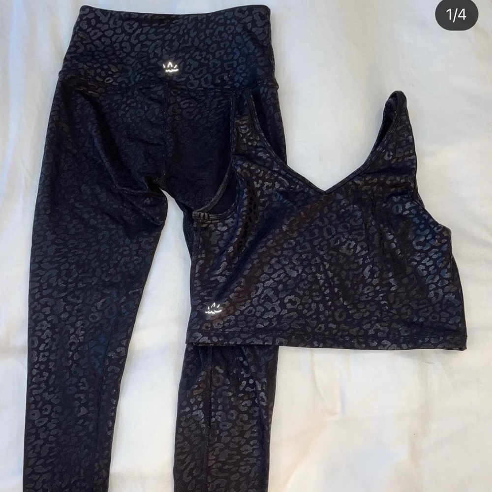 Beyond Yoga black cheetah set